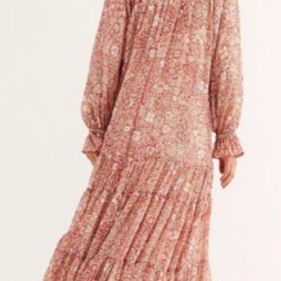 Free People Feeling Groovy Maxi
Dress Size XS only worn a few times ! - Picture 2 of 16